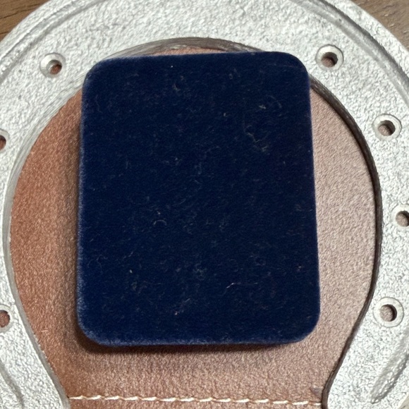 Montana Silversmiths, Ladies American Made Spirit Wrap Ring - Picture 8 of 9